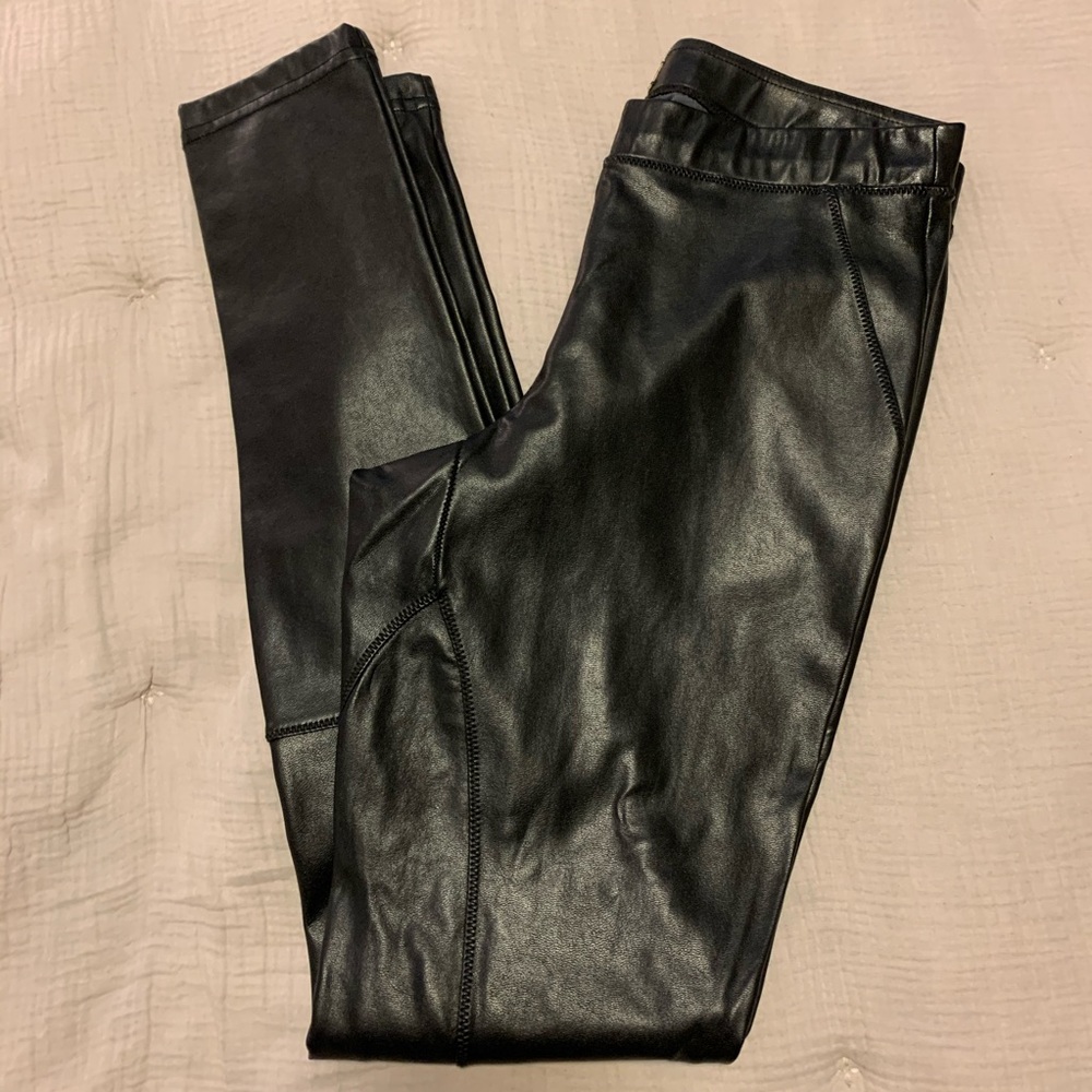 Wilfred Low Rise Faux leather leggings